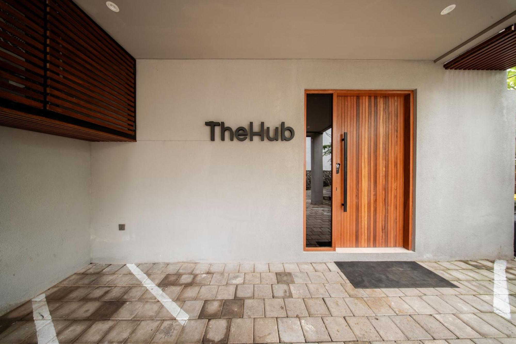 Thehub Pererenan Coworking, Pool And Rooftop Canggu Buitenkant foto