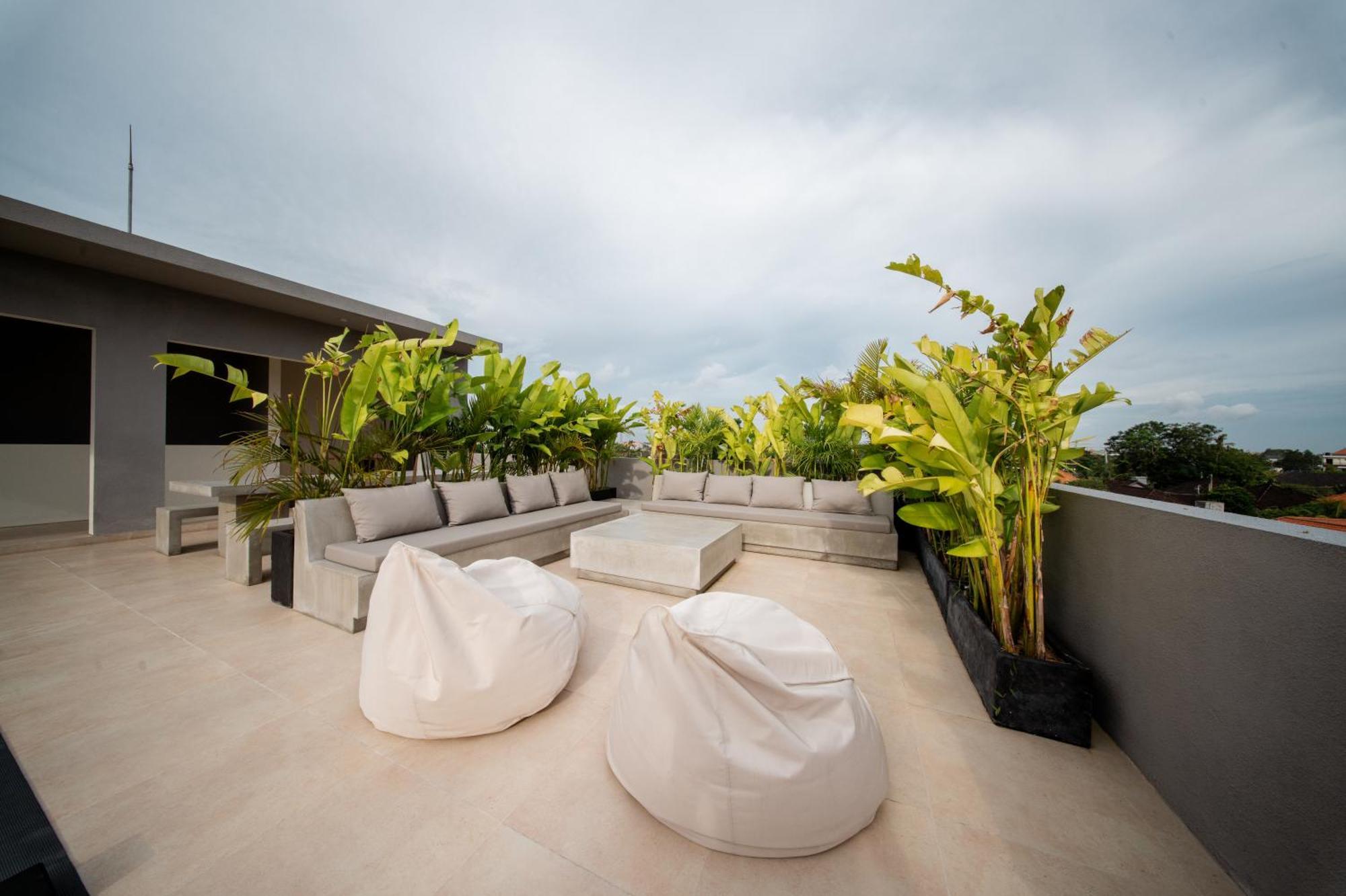 Thehub Pererenan Coworking, Pool And Rooftop Canggu Buitenkant foto