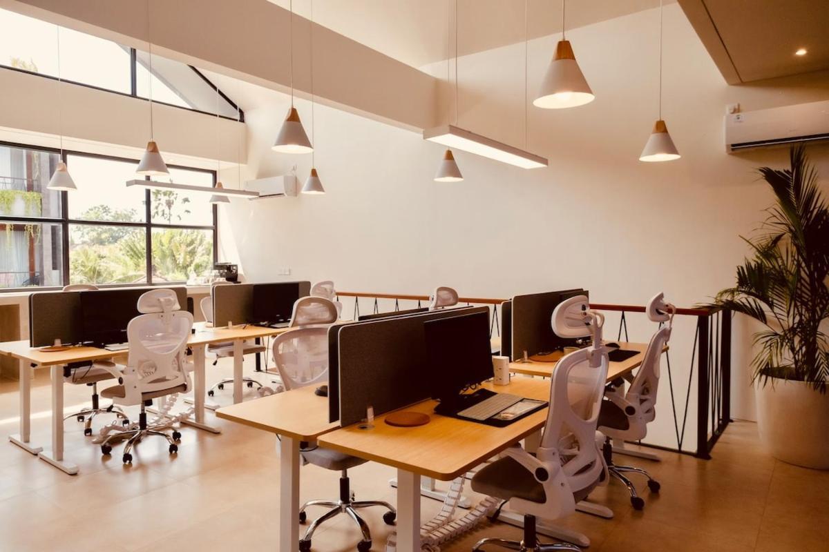Thehub Pererenan Coworking, Pool And Rooftop Canggu Buitenkant foto